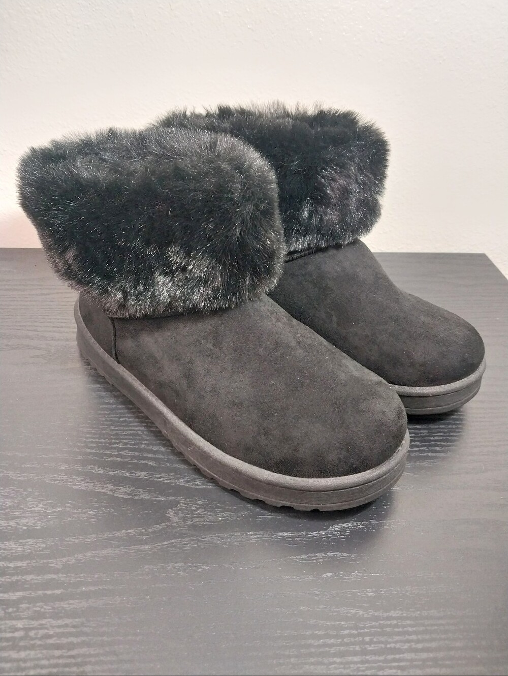 White Mountain Women's Black Faux Fur Cuff Suede Winter Booties
